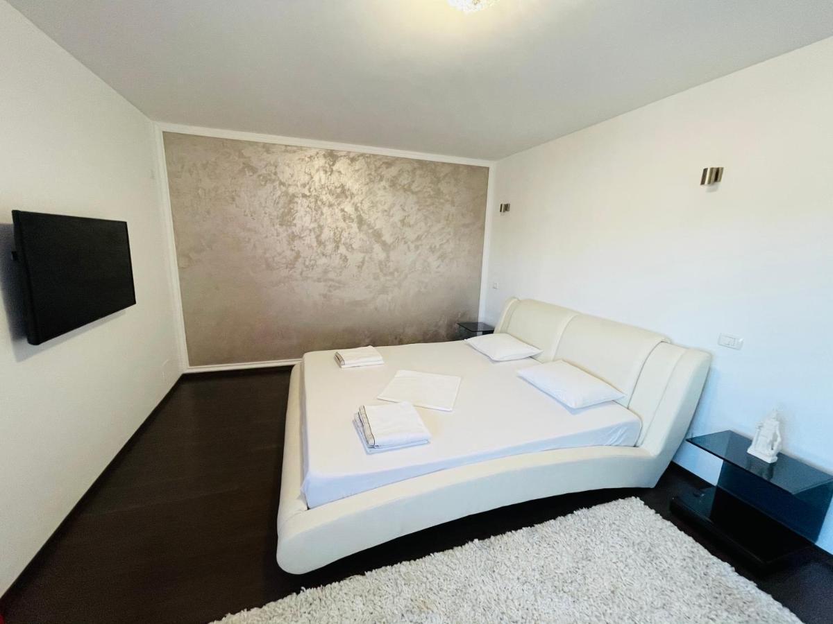 Luxury 3 Bedroom Pool Villa Gulia エクステリア 写真